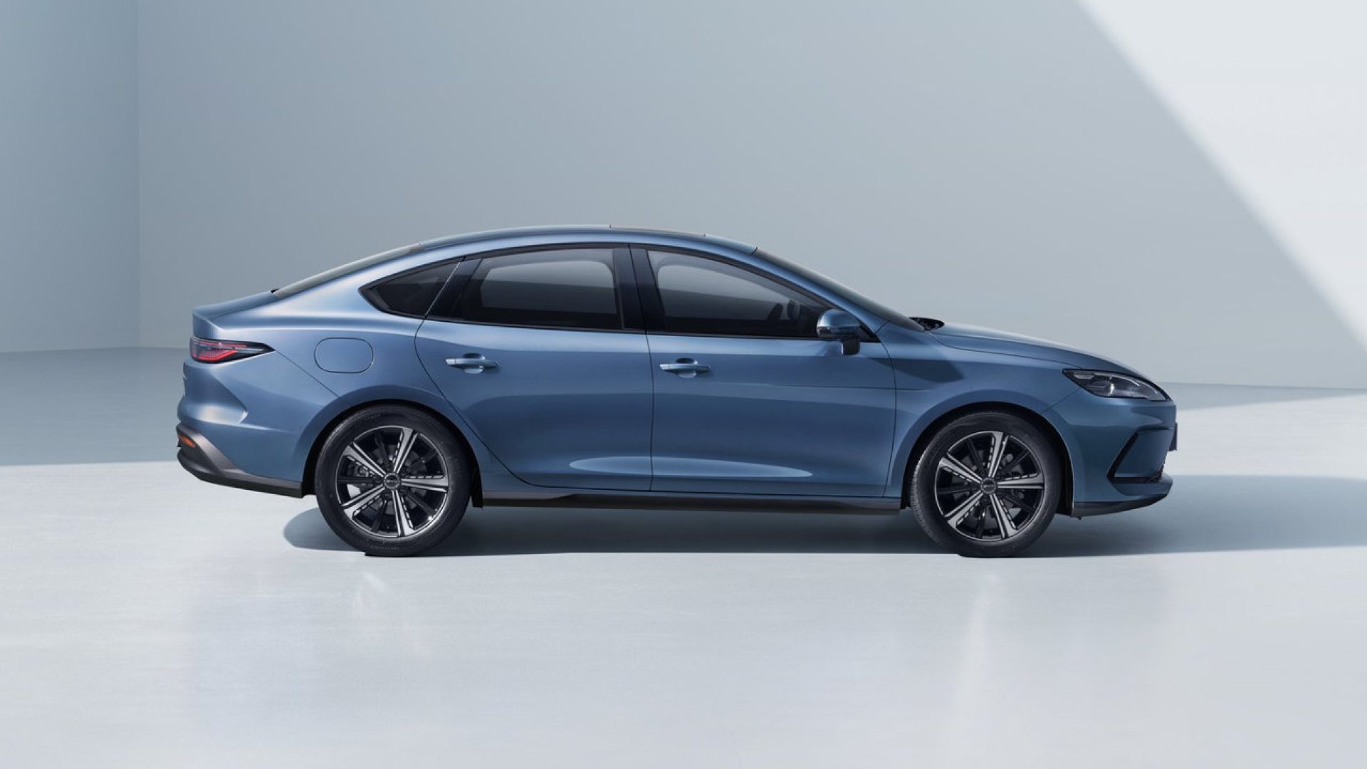 BYD Seal 5 DM-i διαθέσιμο στην Ελλάδα, τιμή 2025