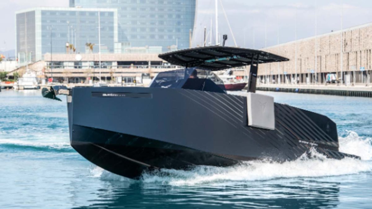 DE-ANTONIO-YACHTS-D28-F2