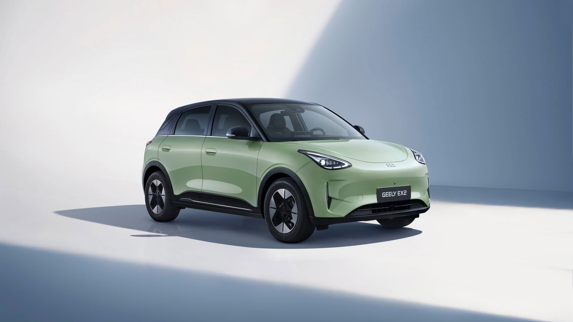 Geely-E2(2)
