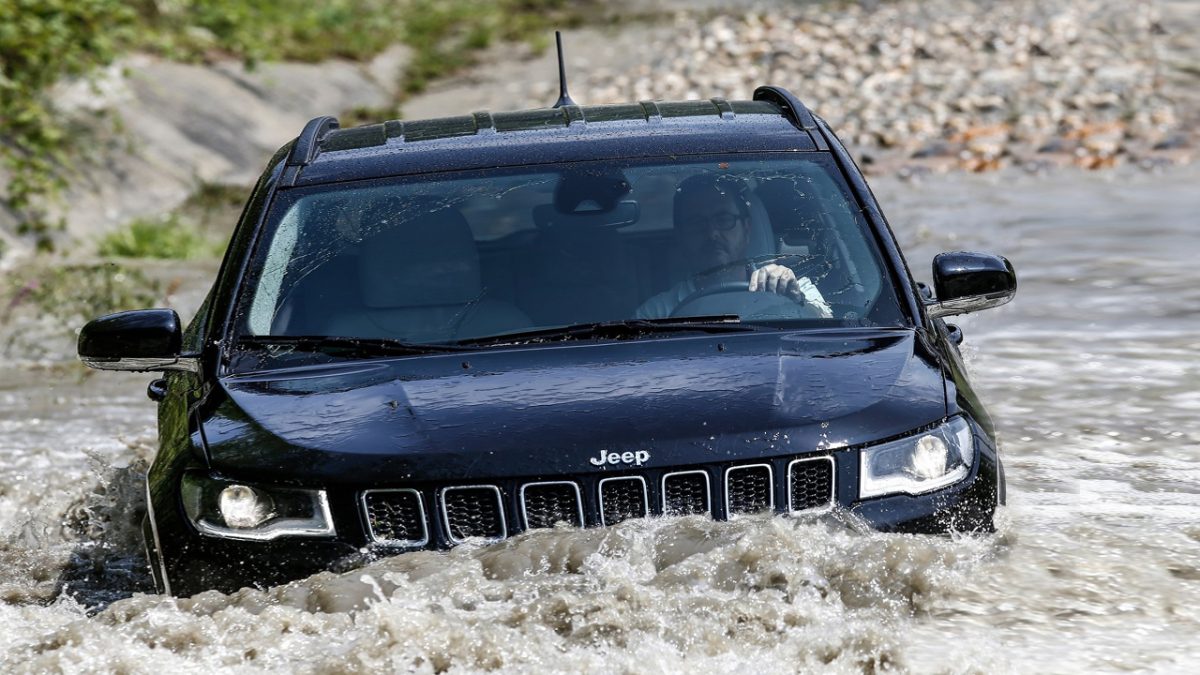 Jeep-Compass_4xe2