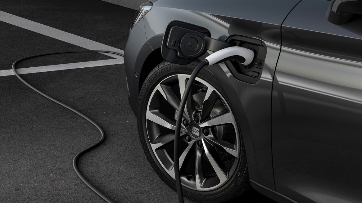 Leon-FR-Magnetic-Tech-PHEV-5D_19_HQ