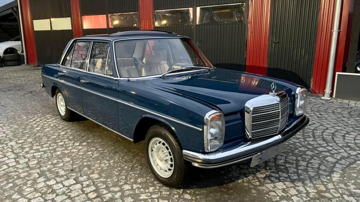 Mercedes W114