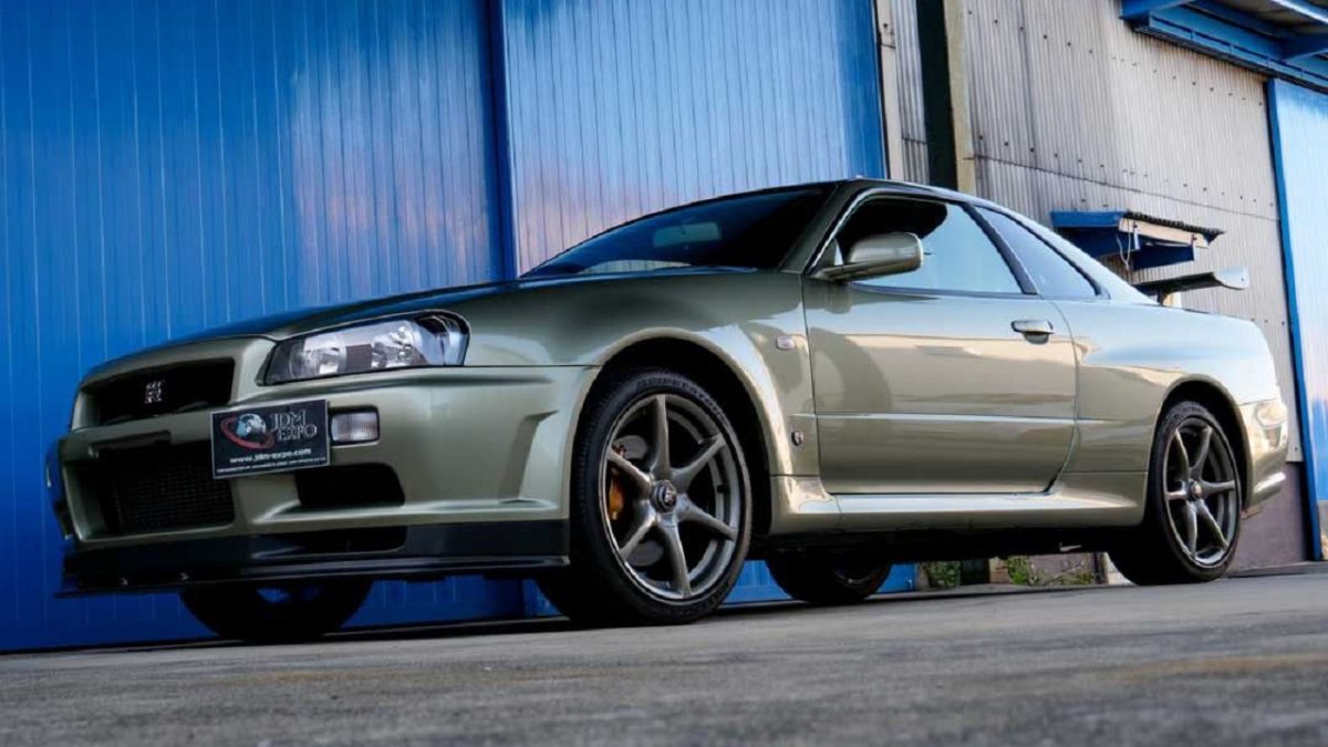 Nissan-Skyline-GT-R-V-Spec-II-Nur-2