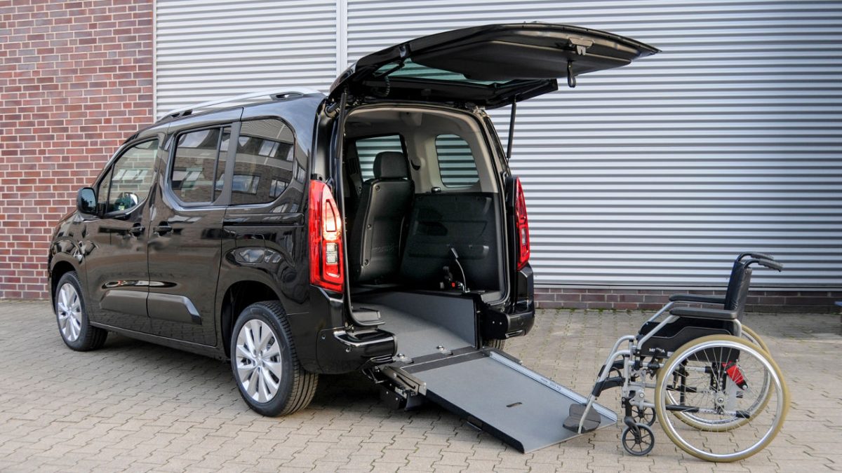 Opel Zafira-e Life συμβατό με αναπηρικά αμαξίδια