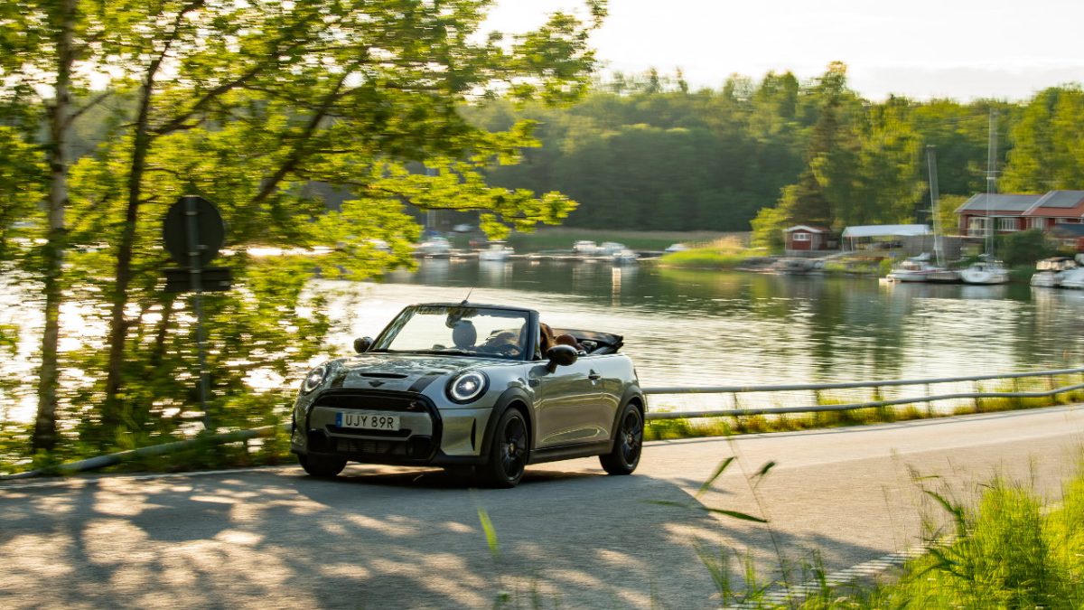 Με το MINI Cooper S Cabrio στο σουηδικό καλοκαίρι 2023
