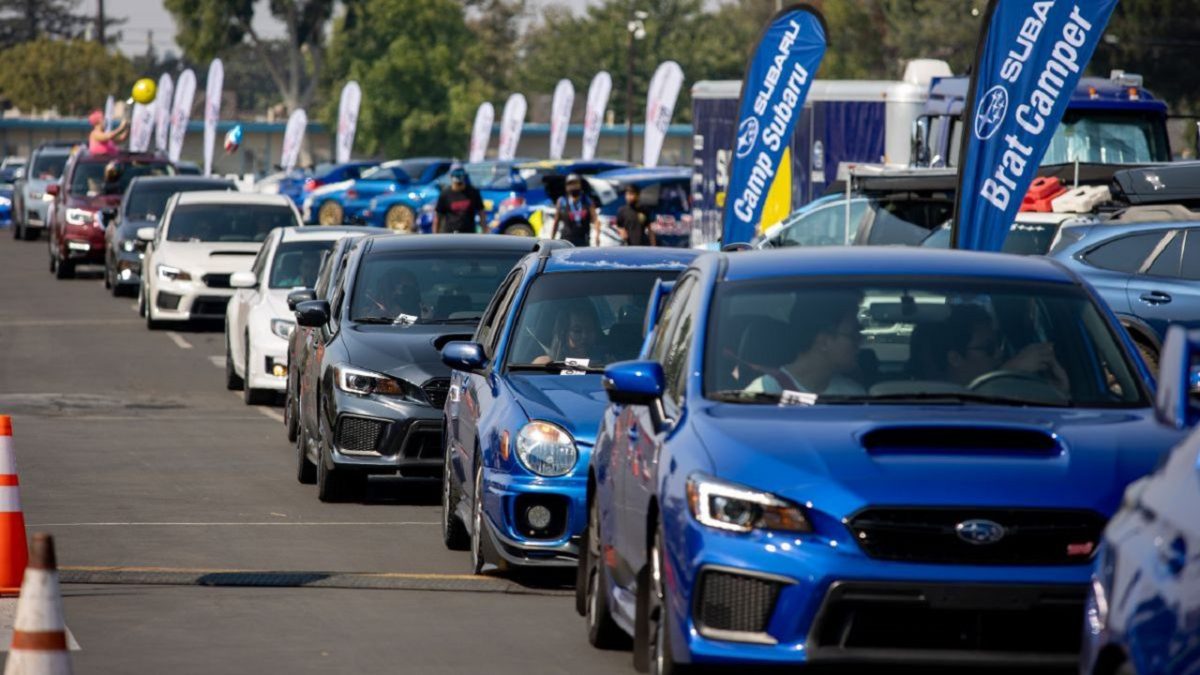 Subaru-GUINNESS-WORLD-RECORDS-largest-parade-of-Subaru-cars-1-1200x800