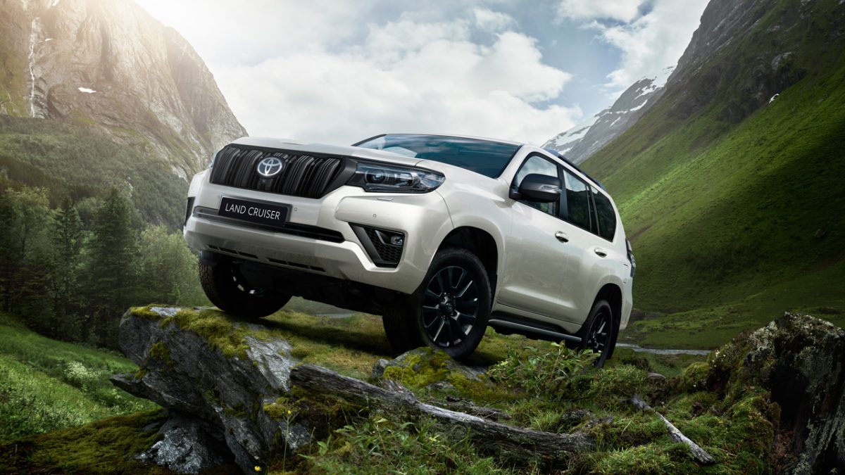 Toyota Land Cruiser Matt Black Edition