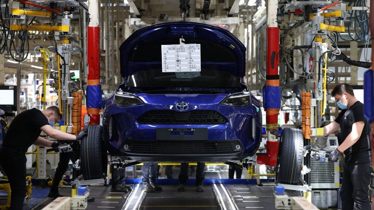Toyota-Yaris-Cross-factory
