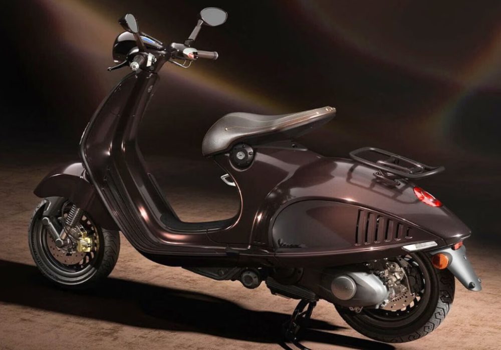 Vespa 946 Horse 2026 12.000 ευρώ