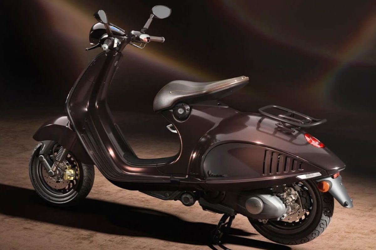 Vespa 946 Horse 2026 12.000 ευρώ