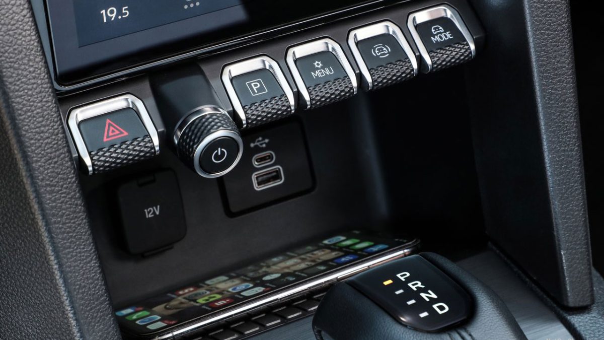 Volkswagen-Amarok(2)