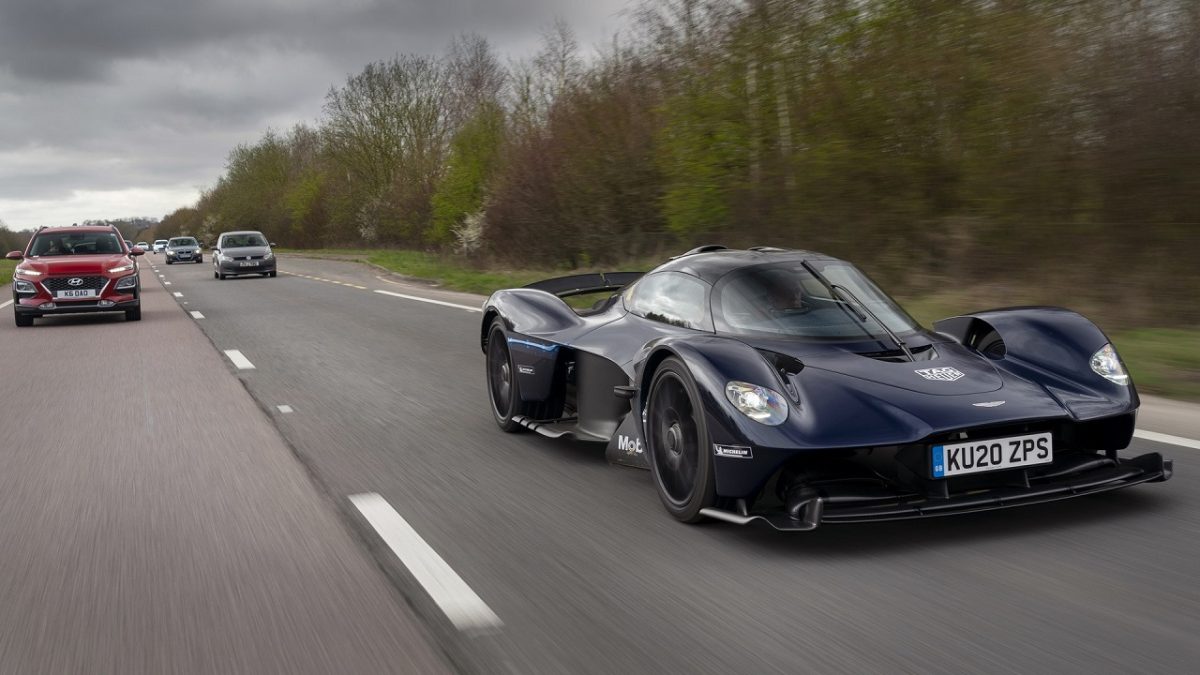 aston-martin-valkyrie-01