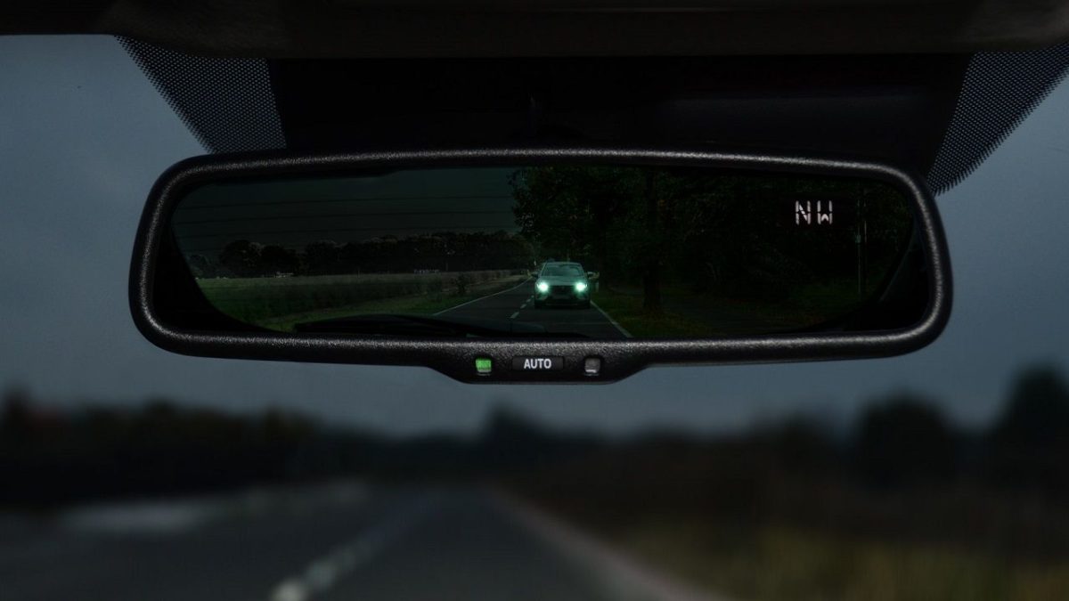 auto-dimming-mirror