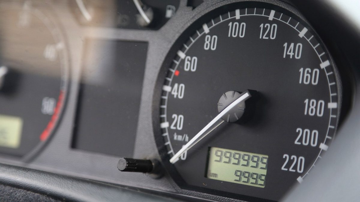 erevna-ta-aftokinita-pou-epilegoun-osoi-kanoun-polla-chiliometra