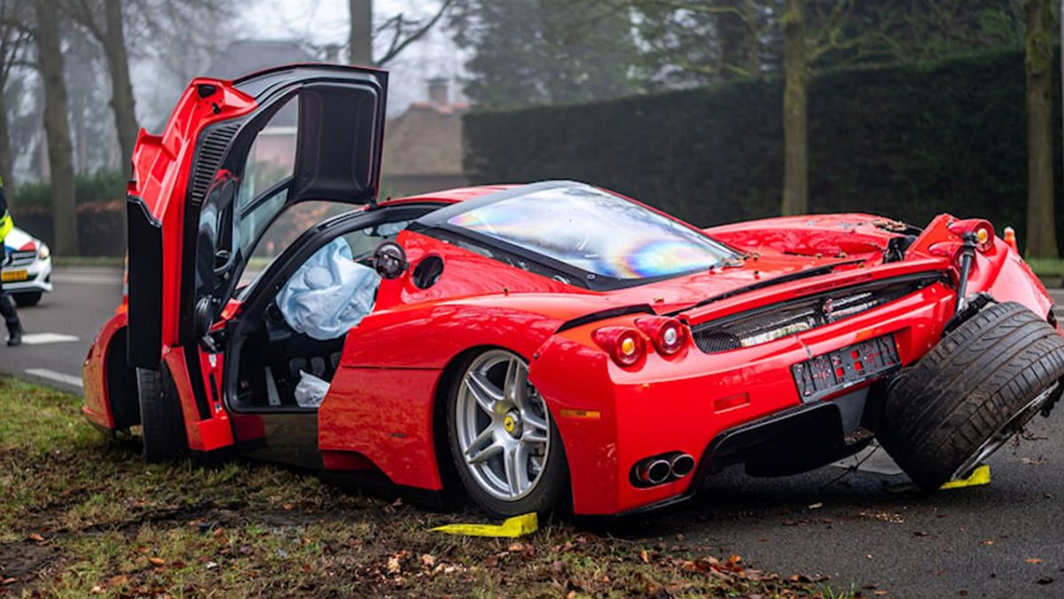 Τροχαίο Ferrari Enzo