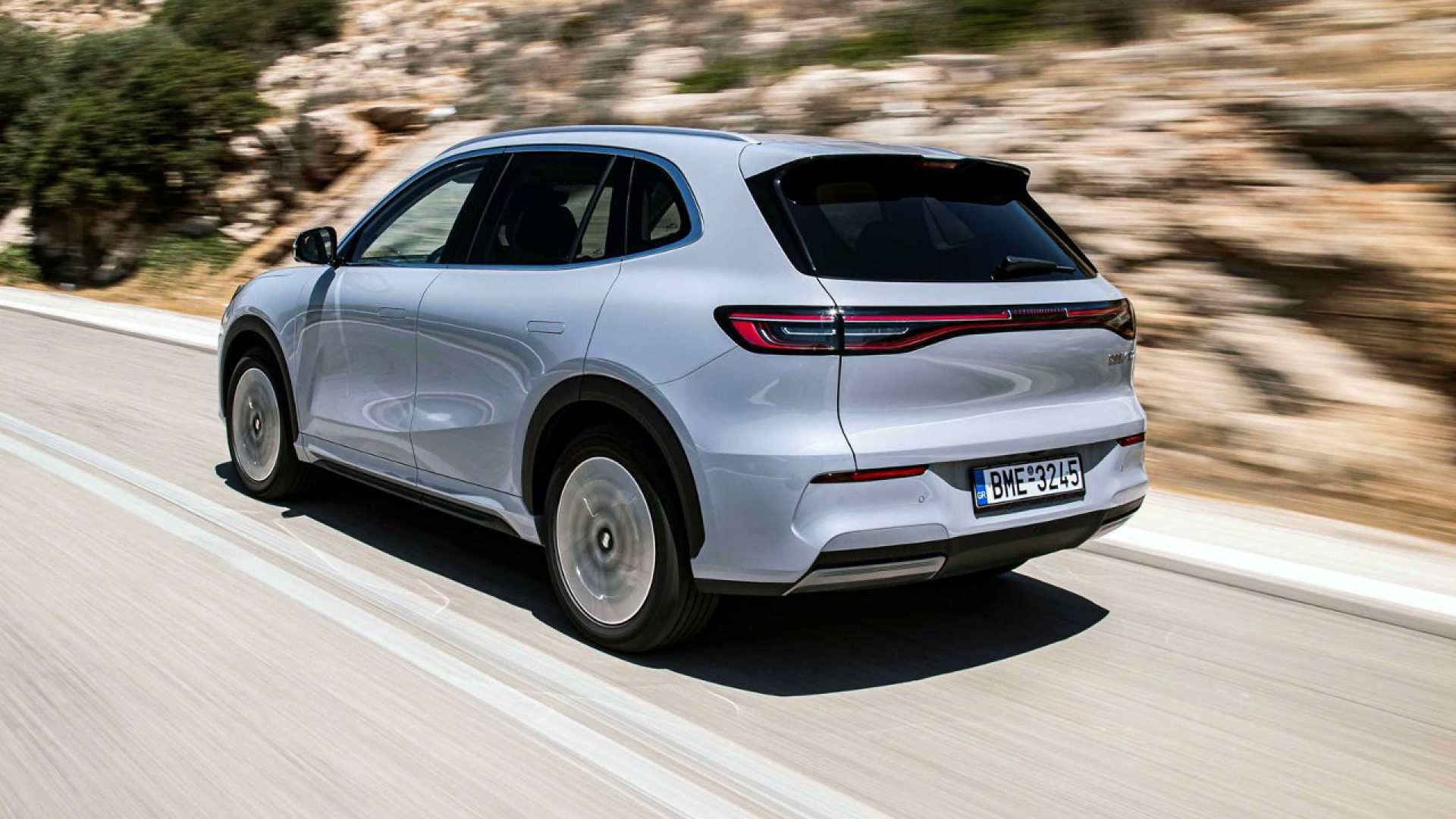 Geely Auto ιστορικό ρεκόρ πωλήσεων