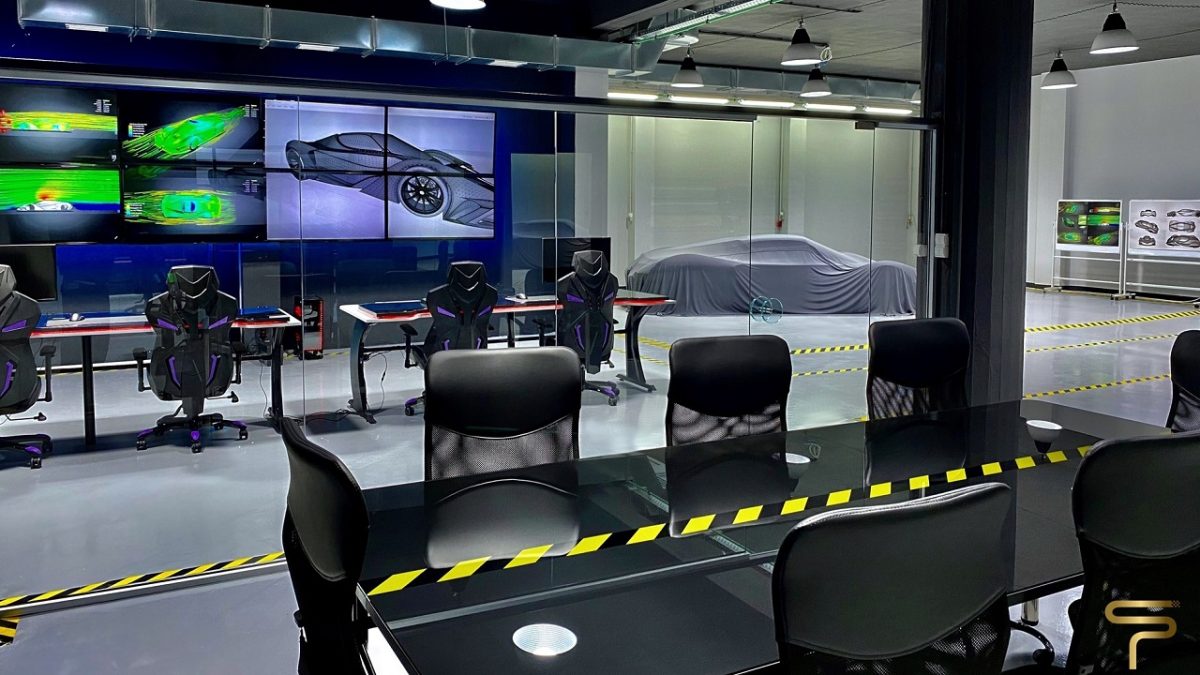 Το «στρατηγείο» της Spyros Panopoulos Automotive. Ο υπερσύγχρονος χώρος βρίσκεται στην Ελλάδα, εκεί εξελίχθηκε και κατασκευάστηκε το αυτοκίνητο…