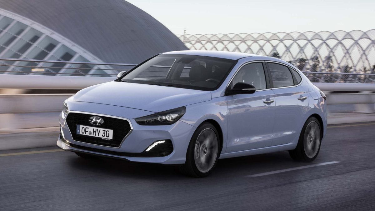 hyundai_i30_fastback_8