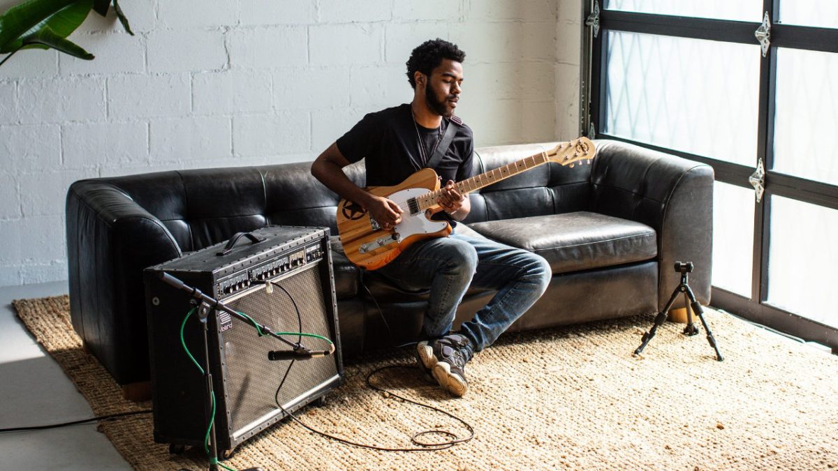 Wallace Detroit Deluxe Jeep Guitar 2021