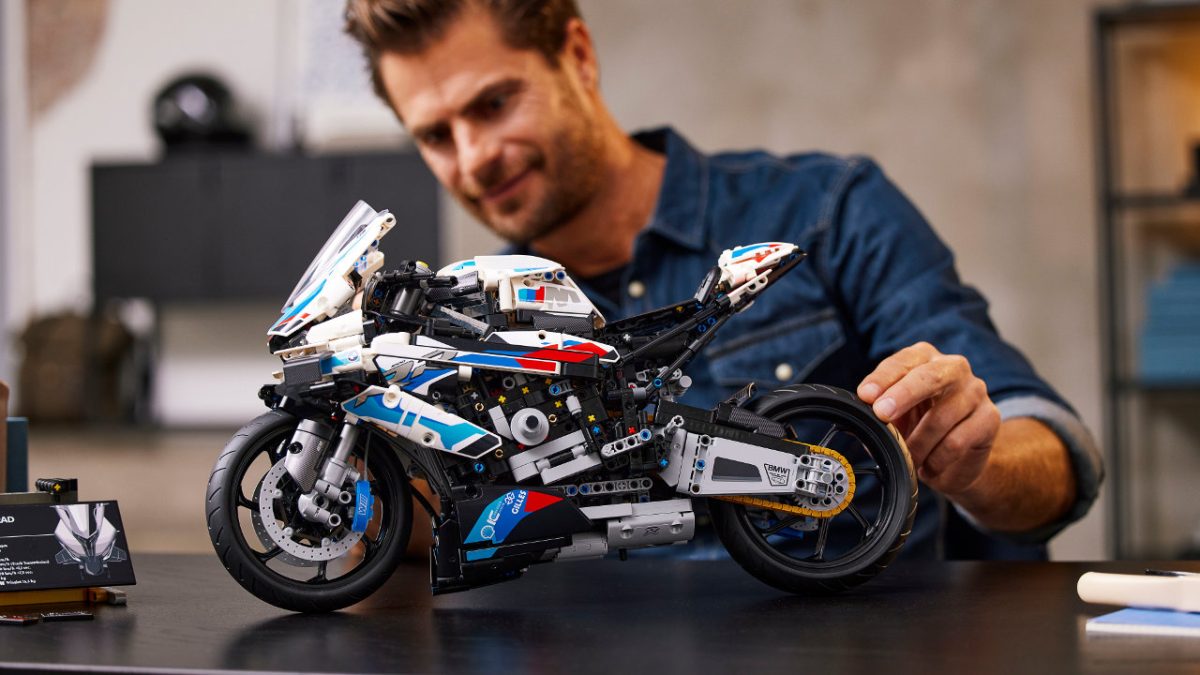 M 1000 RR LEGO Technic 2021