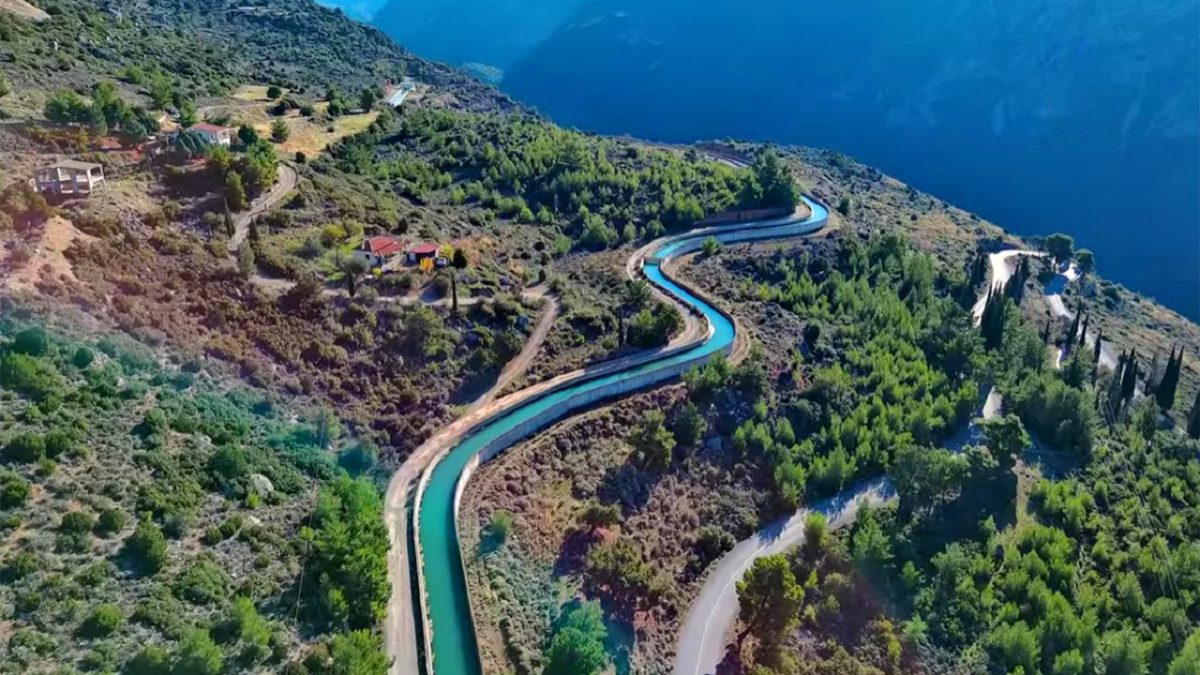 λίμνη μόρνου