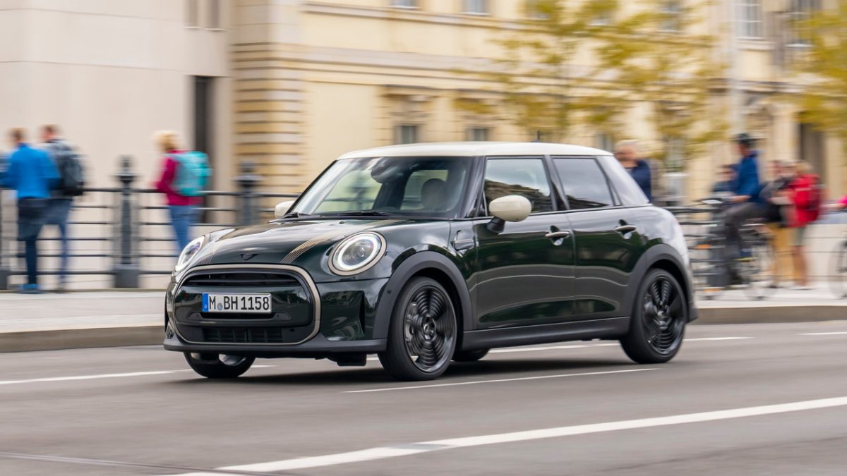 MINI Cooper 5θυρο Resolute Edition