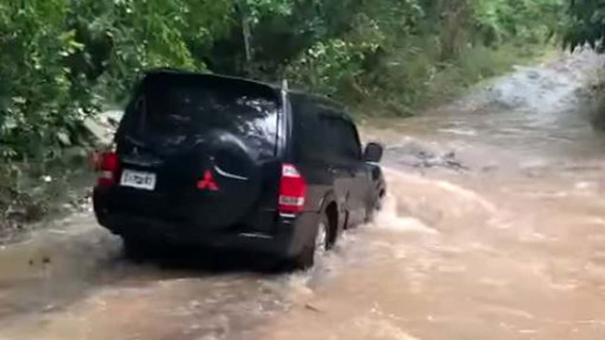 mitsubishi_river_crossing