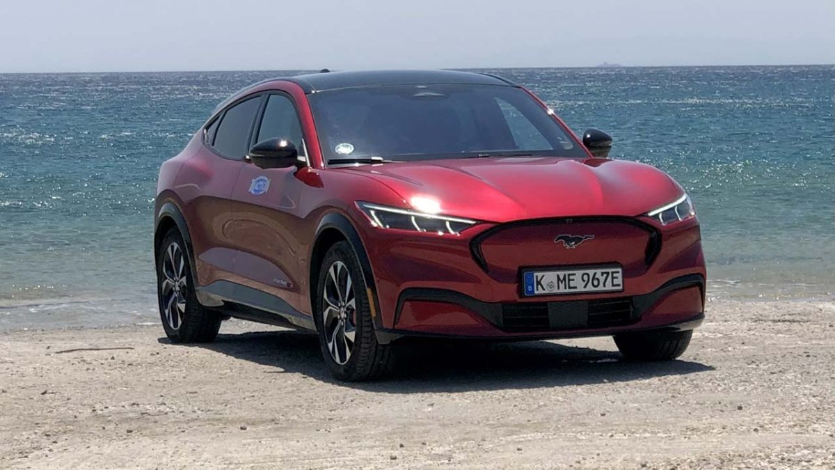 mustang_mach_e_ellada9