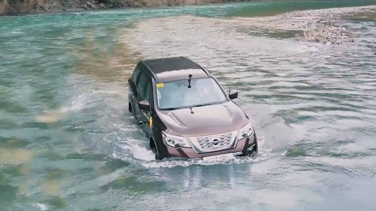nissan_terra_river_2