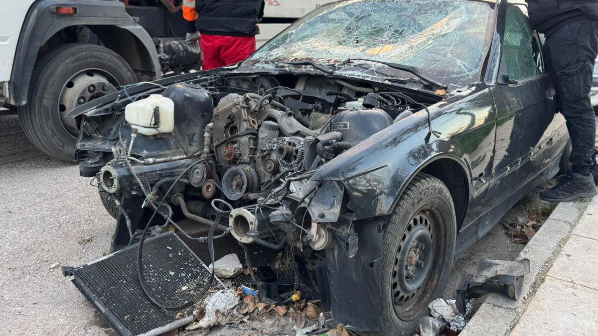 παρατημένα αυτοκίνητα