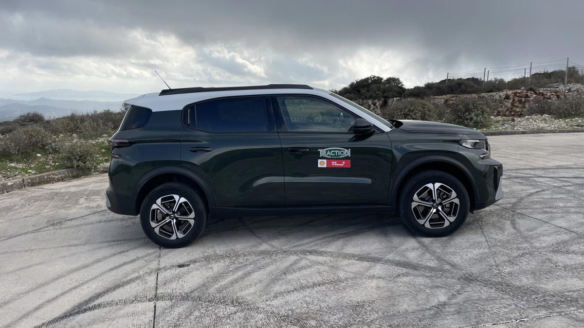 test_citroen_c3_cross_hy4