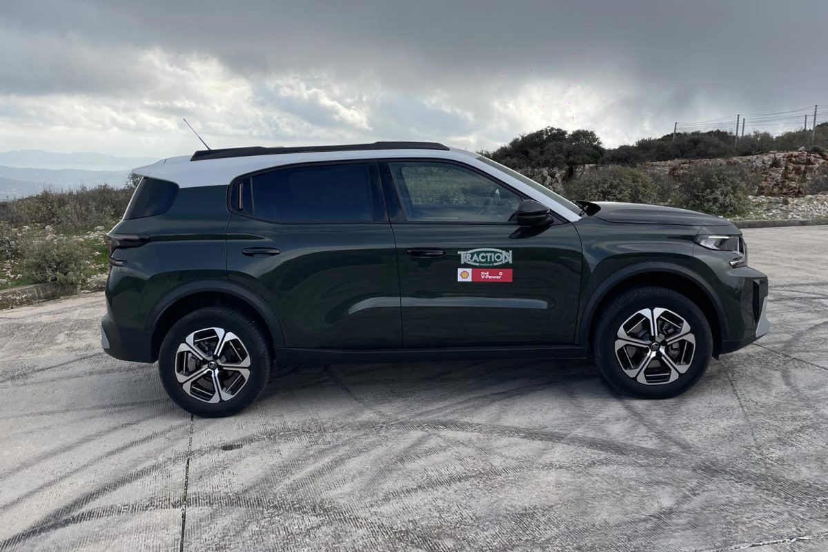test_citroen_c3_cross_hy4