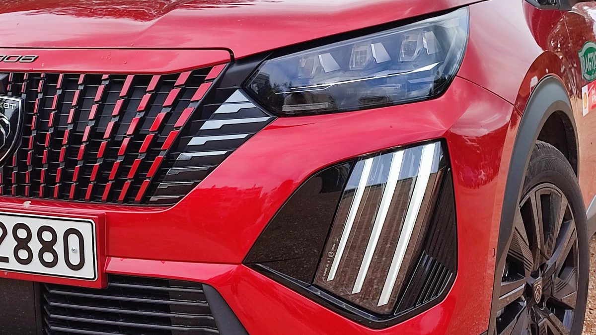 test_peugeot2008_25_2